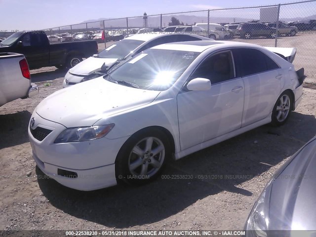 4T1BK46K57U558489 - 2007 TOYOTA CAMRY NEW GENERAT LE/XLE/SE WHITE photo 2
