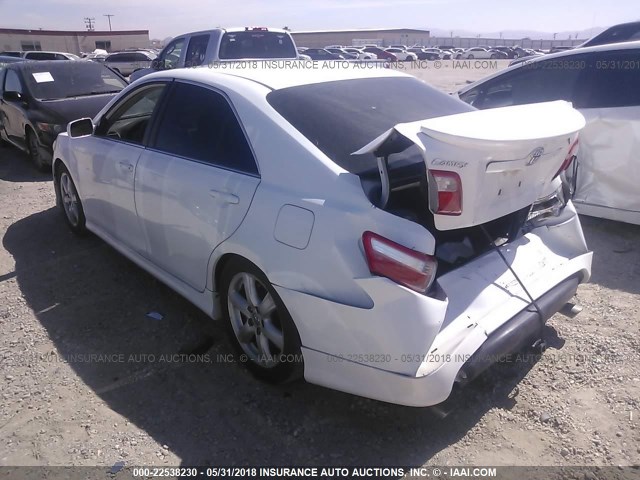 4T1BK46K57U558489 - 2007 TOYOTA CAMRY NEW GENERAT LE/XLE/SE WHITE photo 3