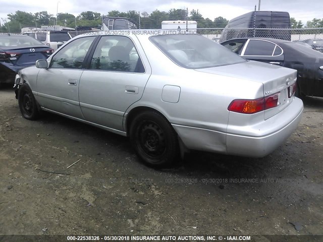 4T1BG22K41U089267 - 2001 TOYOTA CAMRY CE/LE/XLE SILVER photo 3