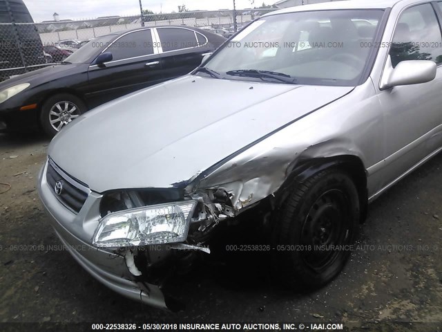 4T1BG22K41U089267 - 2001 TOYOTA CAMRY CE/LE/XLE SILVER photo 6