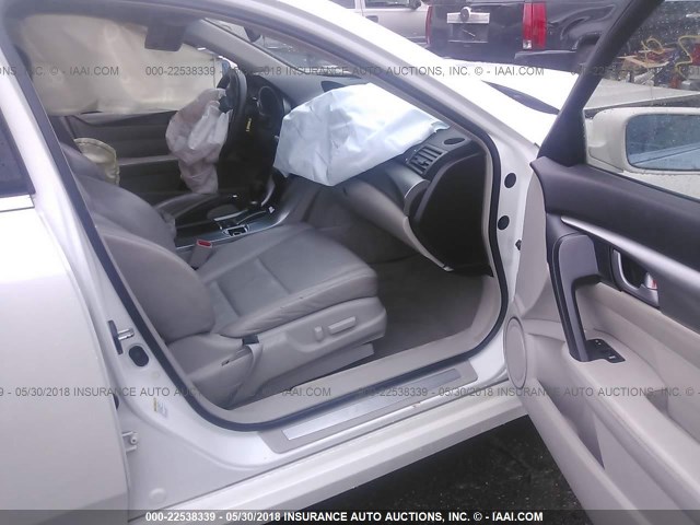 19UUA86589A015967 - 2009 ACURA TL WHITE photo 5