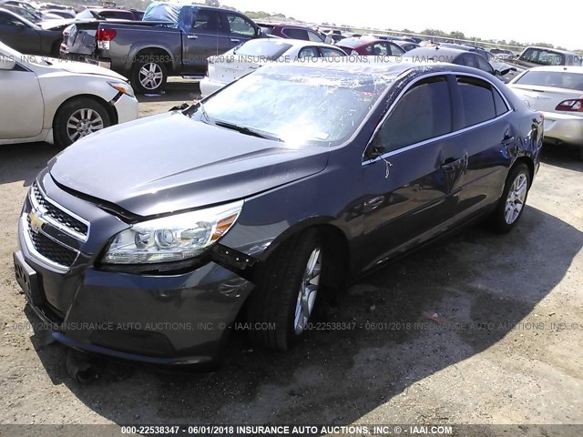 1G11D5SR6DF195096 - 2013 CHEVROLET MALIBU 1LT 灰色 照片 2