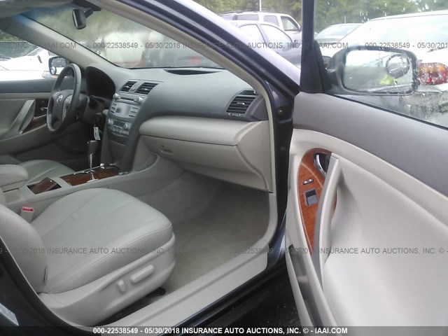 4T1BK46K78U072588 - 2008 TOYOTA CAMRY LE/XLE/SE 灰色 照片 5