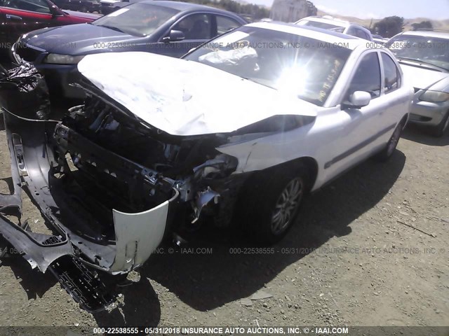 YV1RS61T942344914 - 2004 VOLVO S60 WHITE photo 2