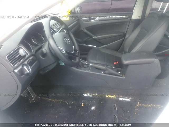 1VWDT7A39HC025562 - 2017 VOLKSWAGEN PASSAT R-LINE Ağ foto 5