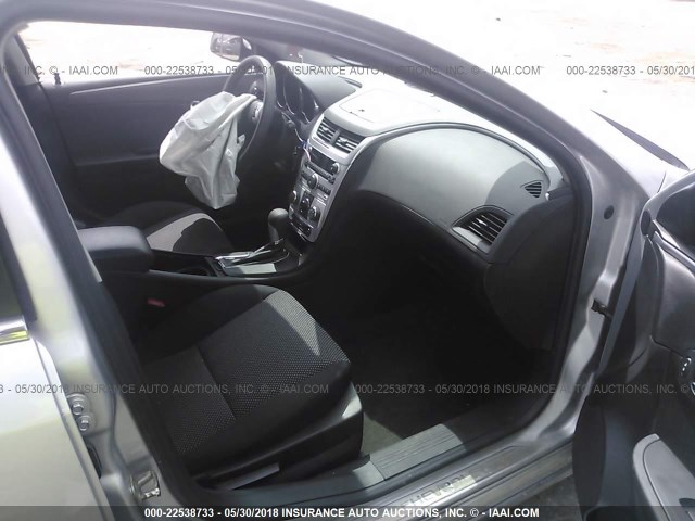 1G1ZC5E06CF154243 - 2012 CHEVROLET MALIBU 1LT 银色 照片 5