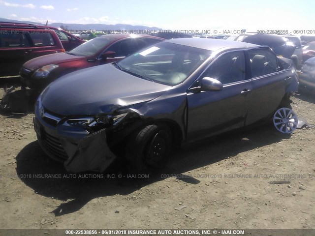4T4BF1FK0GR549238 - 2016 TOYOTA CAMRY LE/XLE/SE/XSE GRAY photo 2