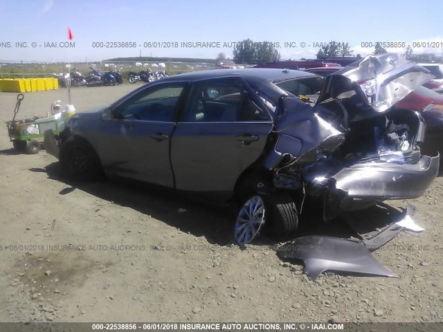 4T4BF1FK0GR549238 - 2016 TOYOTA CAMRY LE/XLE/SE/XSE GRAY photo 3