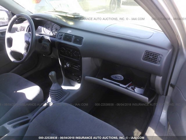 1Y1SK52832Z415794 - 2002 CHEVROLET GEO PRIZM LSI 金色 照片 5