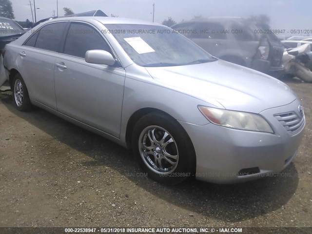 4T1BE46K67U564048 - 2007 TOYOTA CAMRY NEW GENERAT CE/LE/XLE/SE SILVER photo 1