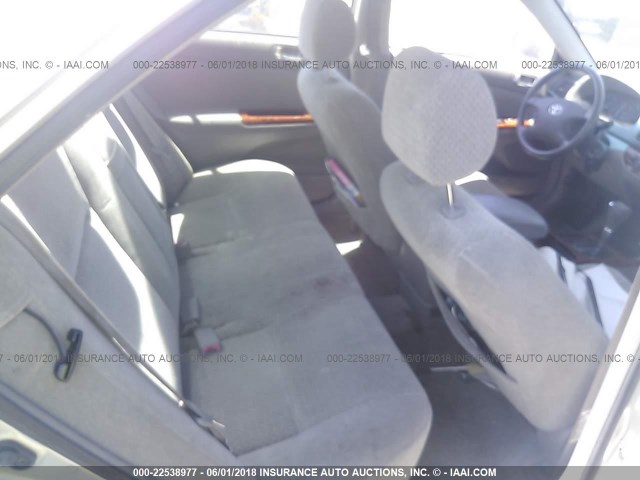 JTDBE30K720133967 - 2002 TOYOTA CAMRY LE/XLE/SE ვერცხლისფერი ფოტო 8