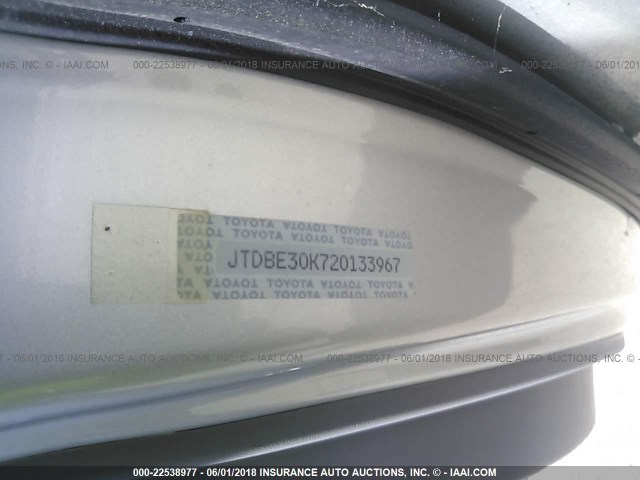 JTDBE30K720133967 - 2002 TOYOTA CAMRY LE/XLE/SE ვერცხლისფერი ფოტო 9