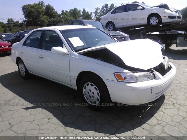 JT2BG22K7X0301009 - 1999 TOYOTA CAMRY LE/XLE WHITE photo 1