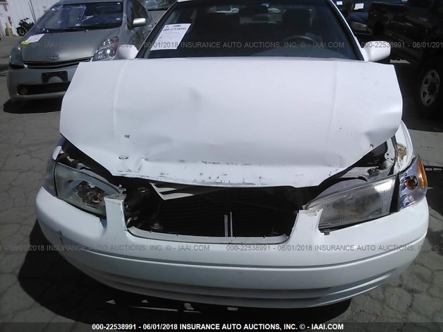 JT2BG22K7X0301009 - 1999 TOYOTA CAMRY LE/XLE WHITE photo 6