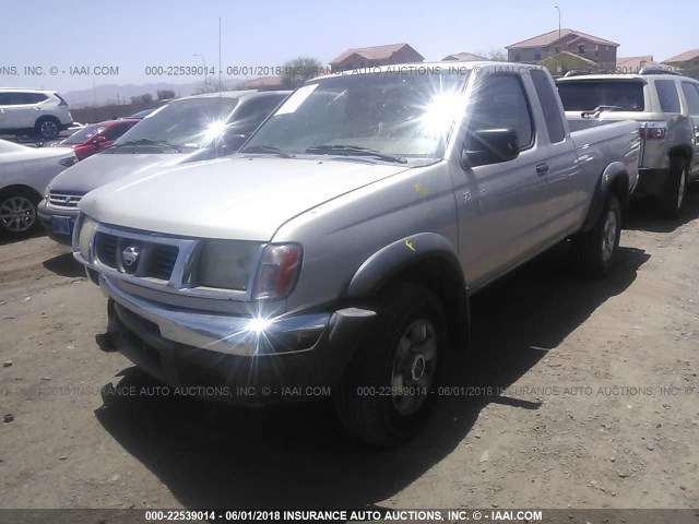 1N6ED26Y4XC315022 - 1999 NISSAN FRONTIER KING CAB XE/KING CAB SE SILVER photo 2