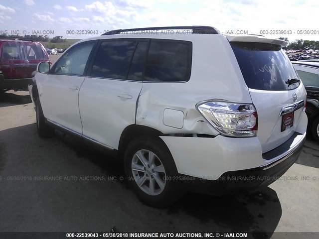 5TDBK3EH9DS211090 - 2013 TOYOTA HIGHLANDER PLUS/SE WHITE photo 3