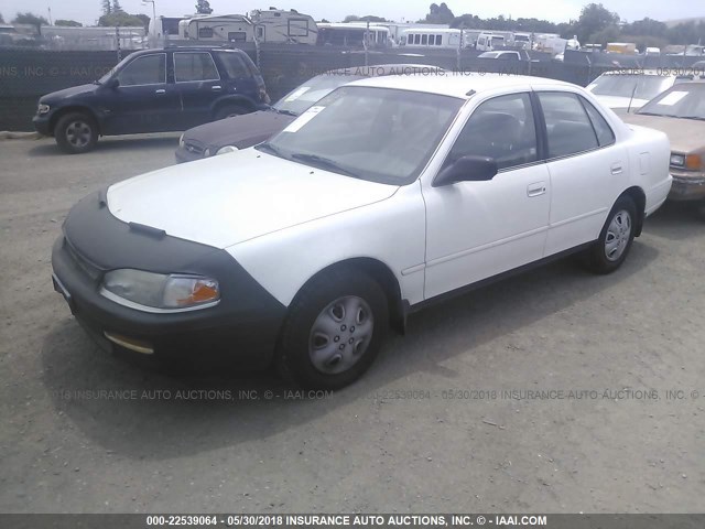 JT2BG12KXT0398310 - 1996 TOYOTA CAMRY DX/LE/XLE WHITE photo 2