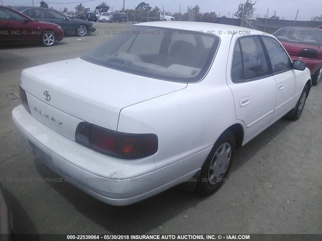 JT2BG12KXT0398310 - 1996 TOYOTA CAMRY DX/LE/XLE WHITE photo 4