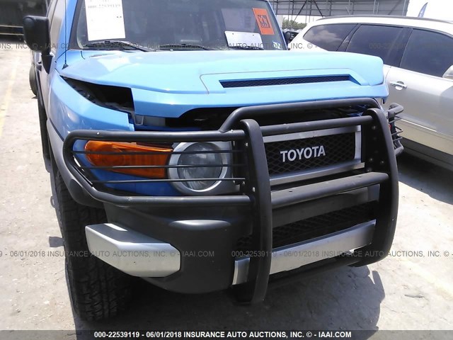 JTEBU11FX70087725 - 2007 TOYOTA FJ CRUISER BLUE photo 6