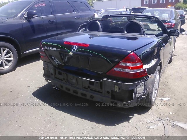 WDBKK49F92F255603 - 2002 MERCEDES-BENZ SLK 230 KOMPRESSOR BLACK photo 6