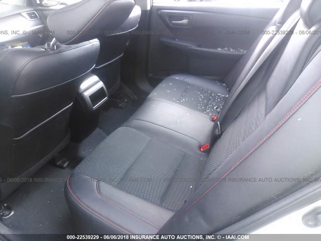 4T1BF1FK1FU084008 - 2015 TOYOTA CAMRY LE/XLE/SE/XSE SILVER photo 8