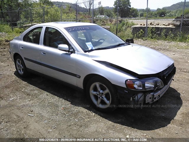 YV1RS61T142377213 - 2004 VOLVO S60 SILVER photo 1