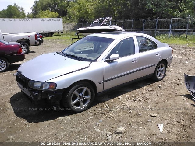 YV1RS61T142377213 - 2004 VOLVO S60 SILVER photo 2
