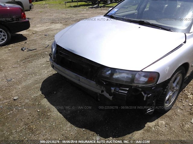 YV1RS61T142377213 - 2004 VOLVO S60 SILVER photo 6