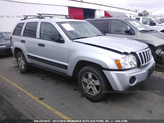 1J4GR48K45C607763 - 2005 JEEP GRAND CHEROKEE LAREDO/COLUMBIA/FREEDOM 银色 照片 1