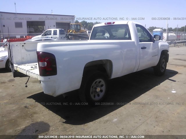 1GCEC14X27Z641182 - 2007 CHEVROLET SILVERADO C1500 CLASSIC WHITE photo 4