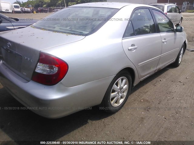 4T1BF30K83U059574 - 2003 TOYOTA CAMRY LE/XLE/SE ნაცრისფერი ფოტო 4
