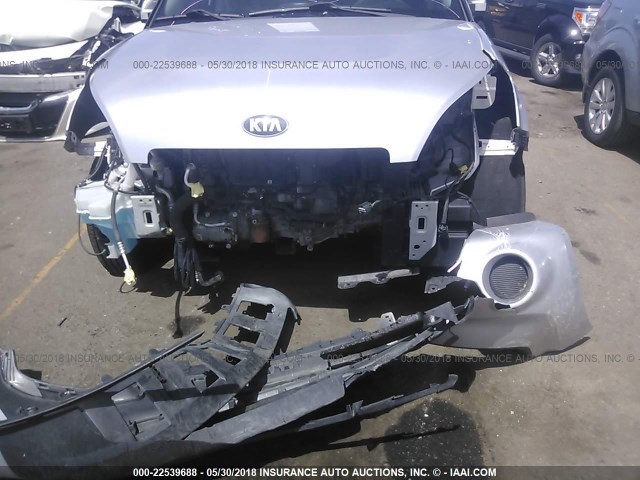 KNDJT2A58D7485566 - 2013 KIA SOUL SILVER photo 6