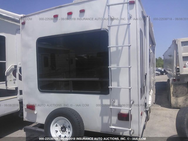 1TC3B430271304093 - 2007 COACHMEN CHAPARRAL  WHITE photo 4