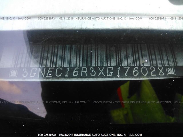 3GNEC16R3XG176028 - 1999 CHEVROLET SUBURBAN C1500 WHITE photo 9
