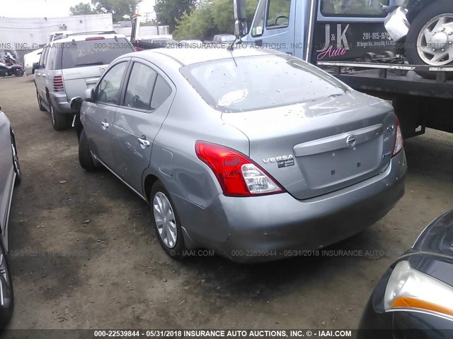 3N1CN7AP5CL929999 - 2012 NISSAN VERSA S/SV/SL GRAY photo 3