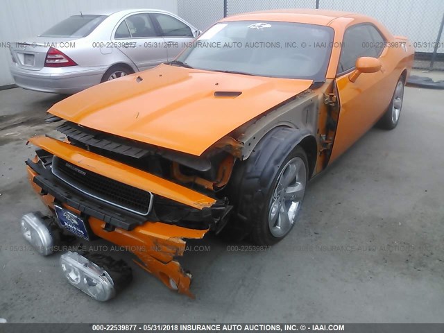 2C3CDYAG1EH196470 - 2014 DODGE CHALLENGER SXT ORANGE photo 2