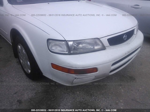 JN1CA21D4ST021686 - 1995 NISSAN MAXIMA GLE/GXE/SE WHITE photo 6