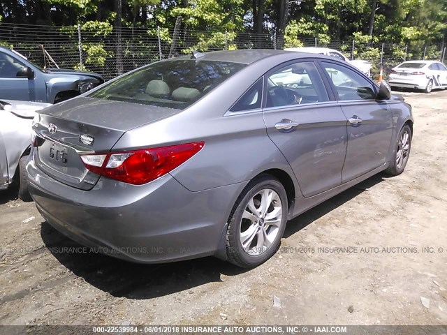 5NPEC4AC1DH560129 - 2013 HYUNDAI SONATA SE/LIMITED GRAY photo 4