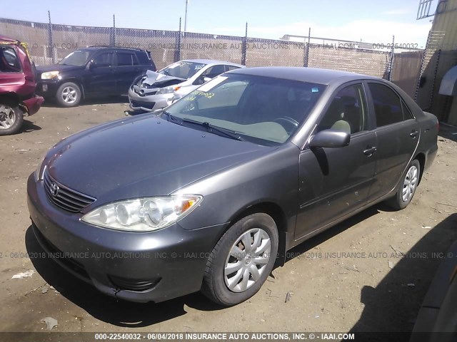 JTDBE30K853033427 - 2005 TOYOTA CAMRY LE/XLE/SE Boz foto 2