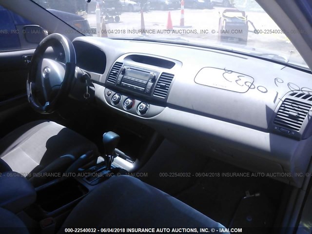 JTDBE30K853033427 - 2005 TOYOTA CAMRY LE/XLE/SE Boz foto 5