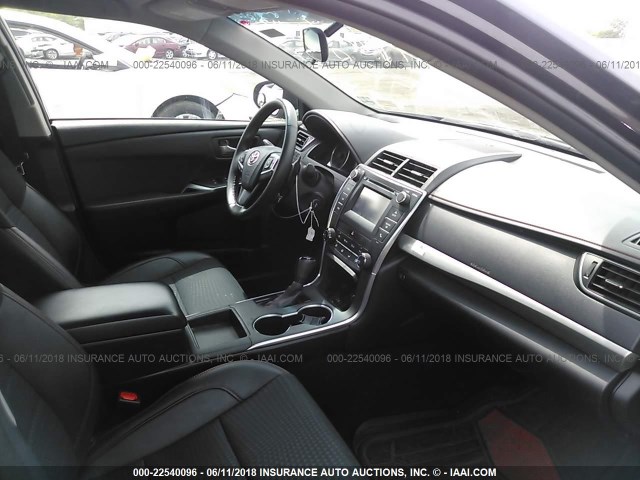 4T1BF1FK6FU113020 - 2015 TOYOTA CAMRY LE/XLE/SE/XSE BLACK photo 5