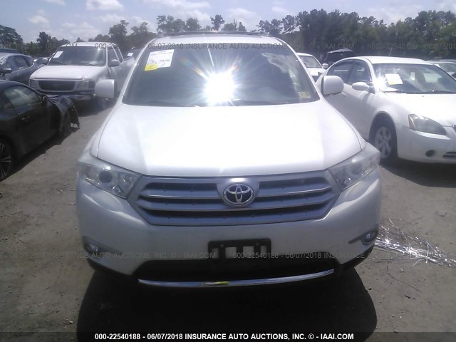 5TDDK3EH2DS222781 - 2013 TOYOTA HIGHLANDER LIMITED WHITE photo 6