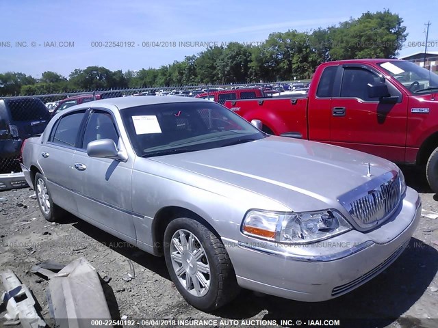 2LNHM82VX9X635560 - 2009 LINCOLN TOWN CAR SIGNATURE LIMITED SILVER photo 1