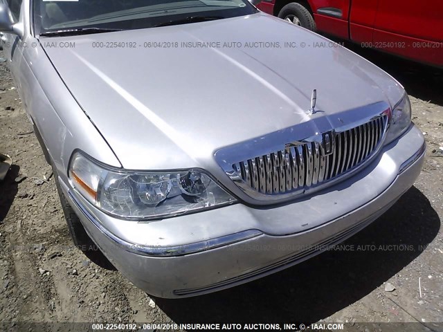 2LNHM82VX9X635560 - 2009 LINCOLN TOWN CAR SIGNATURE LIMITED SILVER photo 6