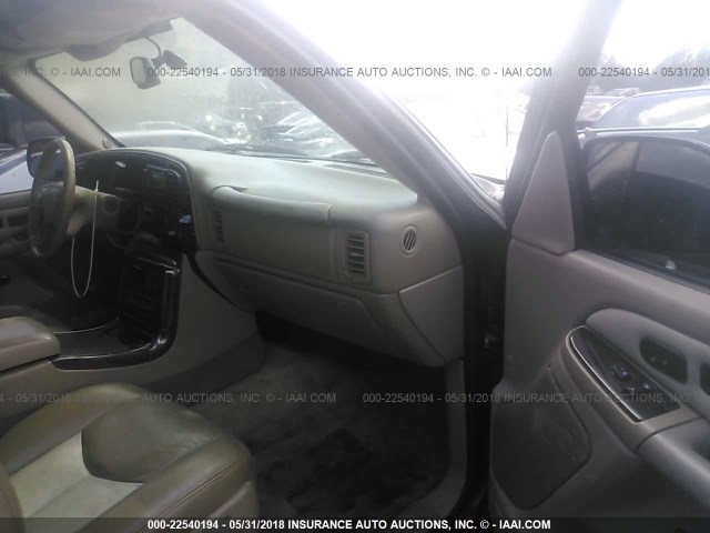 1GKEK63U45J166108 - 2005 GMC YUKON DENALI BLACK photo 5