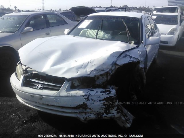 4T1BG22K9YU750057 - 2000 TOYOTA CAMRY CE/LE/XLE თეთრი ფოტო 2
