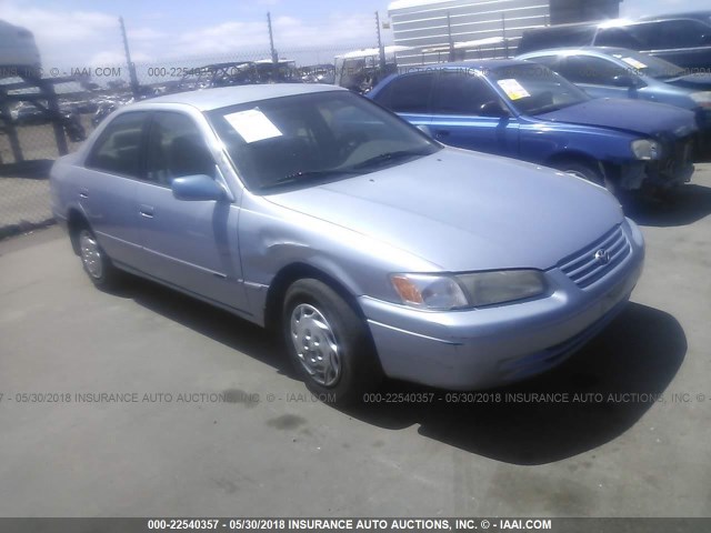 JT2BG22K2V0098480 - 1997 TOYOTA CAMRY LE/XLE BLUE photo 1