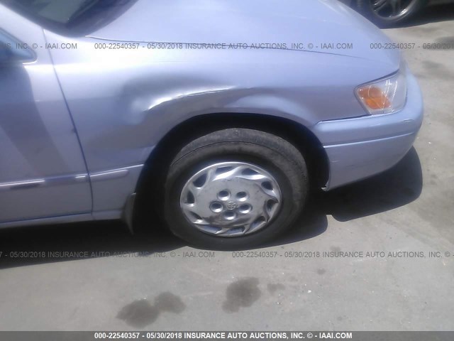 JT2BG22K2V0098480 - 1997 TOYOTA CAMRY LE/XLE BLUE photo 6