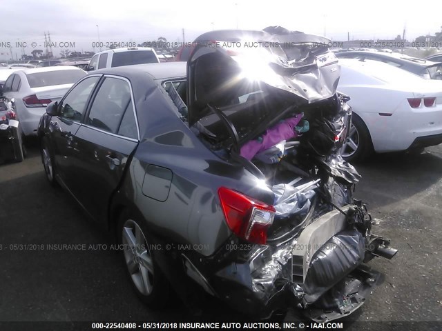 4T1BF1FK2EU432588 - 2014 TOYOTA CAMRY L/SE/LE/XLE 灰色 照片 3