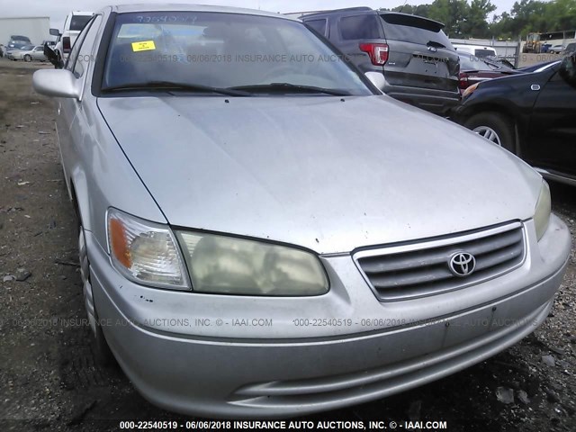 JT2BG22K5Y0454652 - 2000 TOYOTA CAMRY CE/LE/XLE SILVER photo 6